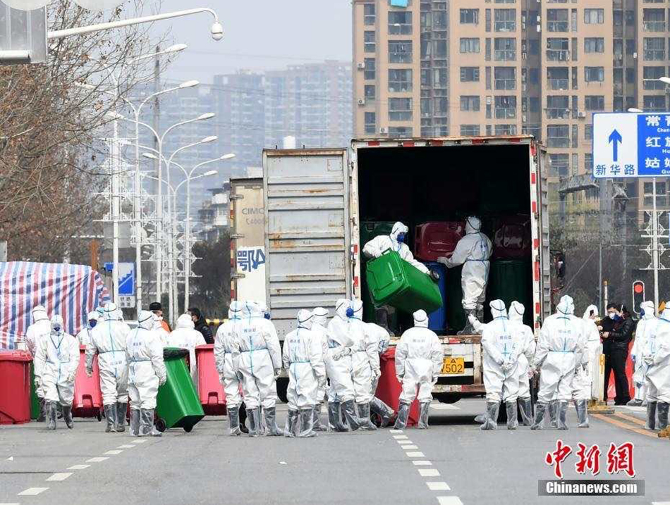 武汉爆发大规模抗议