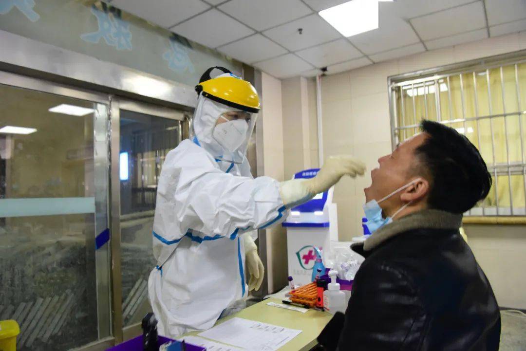 【河南一医院10人核酸混检呈阳性,河南灵宝一医院工作人员10人核酸检测混检中呈弱阳性】 【河南一医院10人核酸混检呈阳性,河南灵宝一医院工作人员10人核酸检测混检中呈弱阳性】