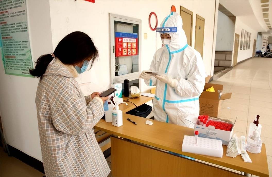 辽宁一学校7天新增298例感染者(辽宁新增学生)