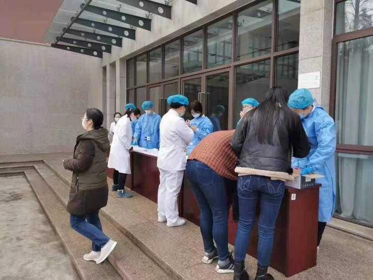 【上海增1个高风险38个中风险，上海新增一处中风险地区】