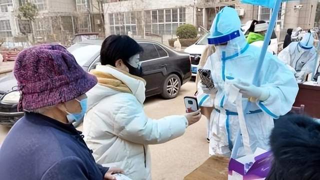 混阳志愿者给市民做核酸?社区回应(混阳志愿者给市民做核酸?社区回应了吗)
