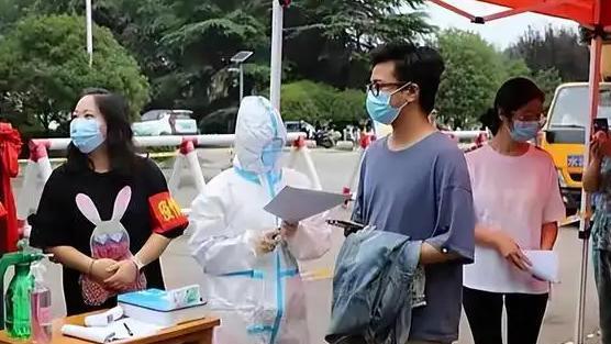 辽宁一高校8天内309人感染(辽宁某高校)